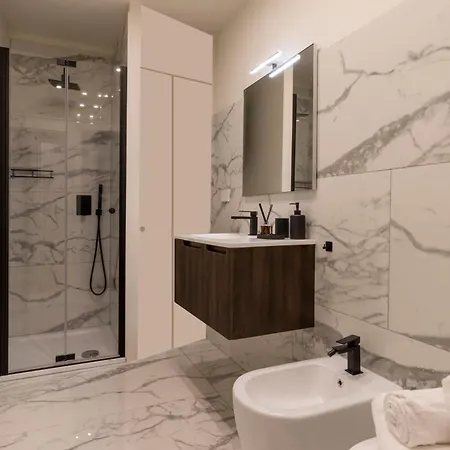 Lagrange Apartment *